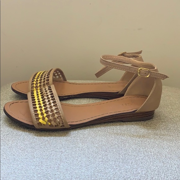 Sandals - Picture 2 of 3